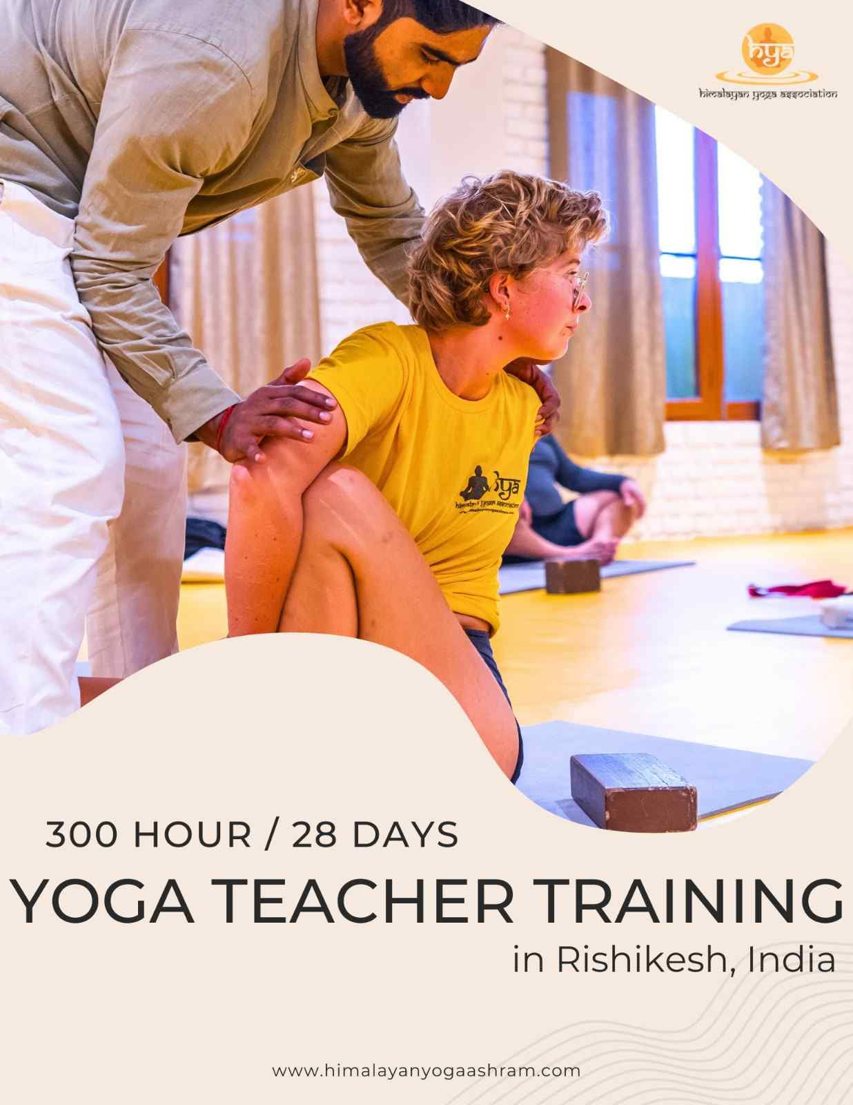 Corso di formazione insegnanti di yoga di 300 ore a Varkala, Kerala, India