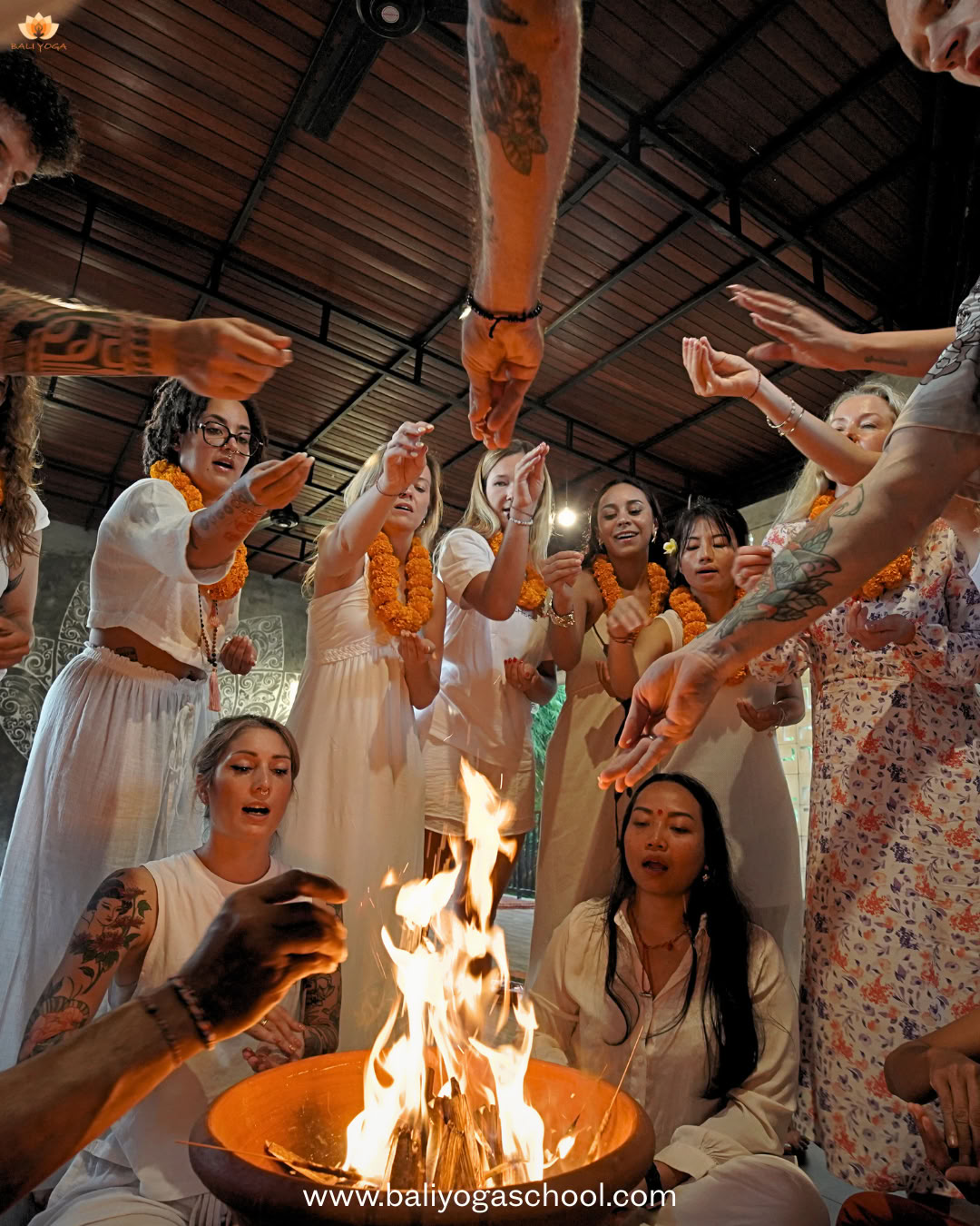 Formazione insegnanti di yoga di 500 ore a Uluwatu, Bali