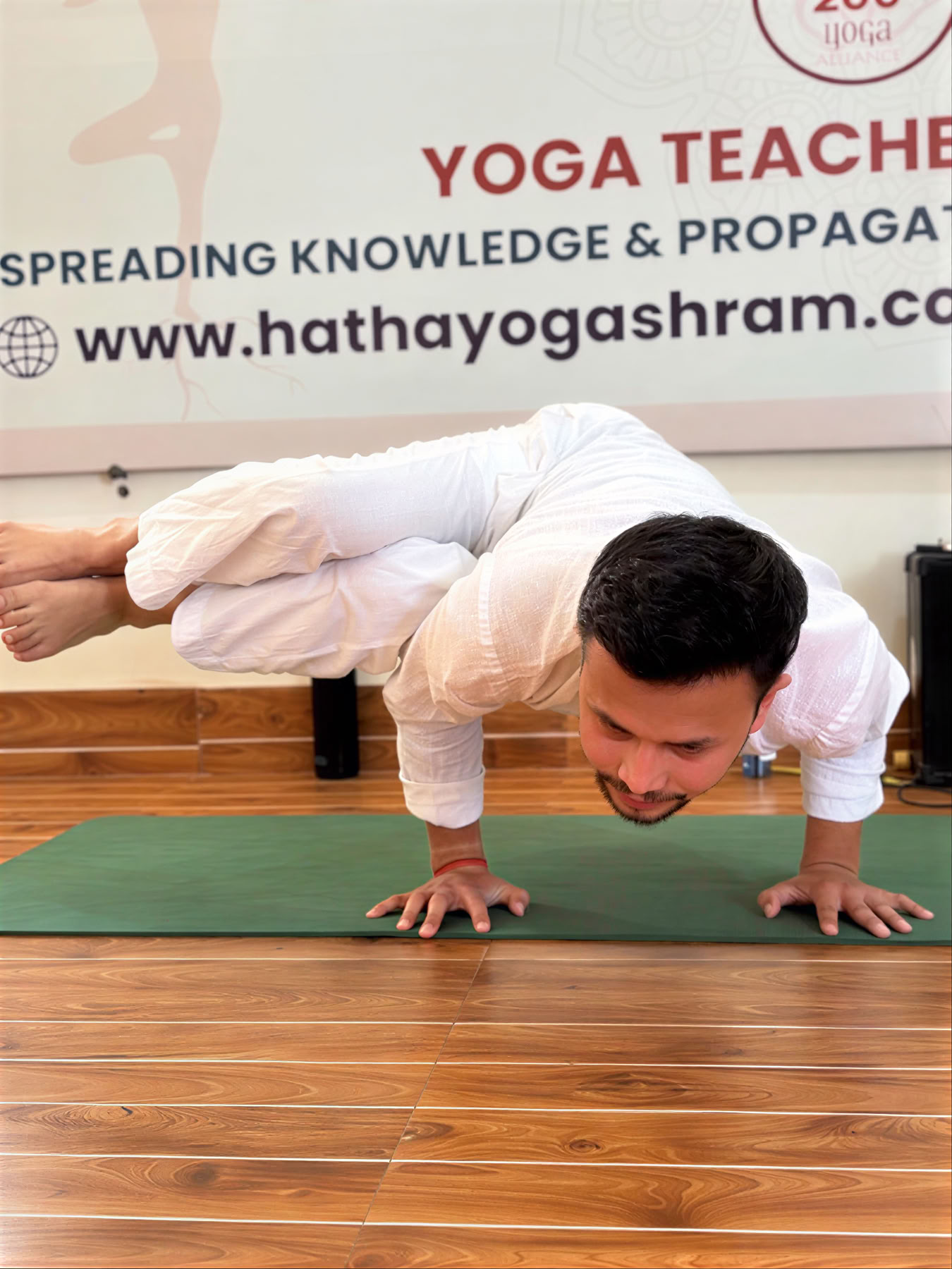 Corso di formazione insegnanti di yoga di 200 ore a Rishikesh, India