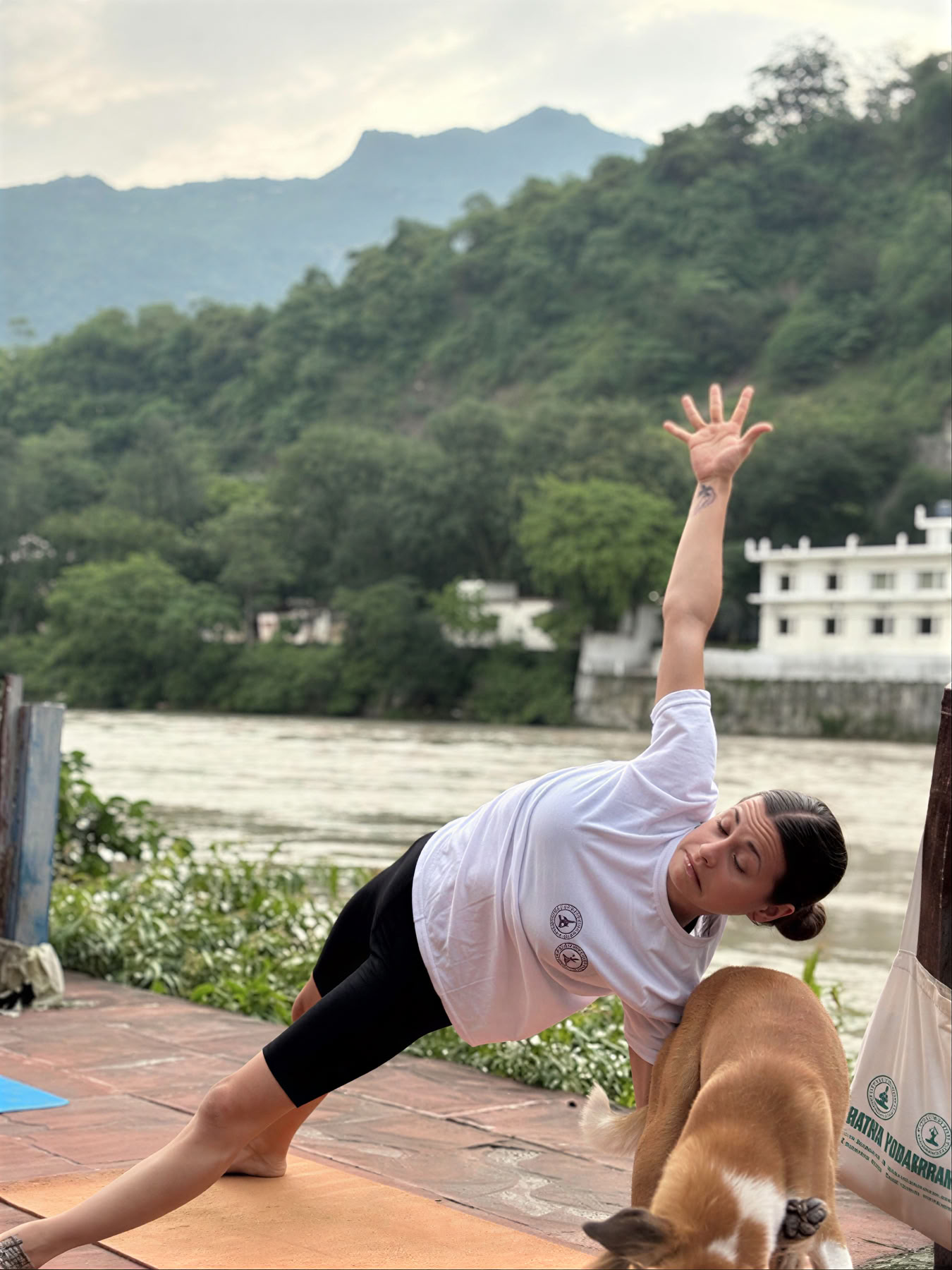 Corso di formazione insegnanti di yoga di 300 ore a Rishikesh