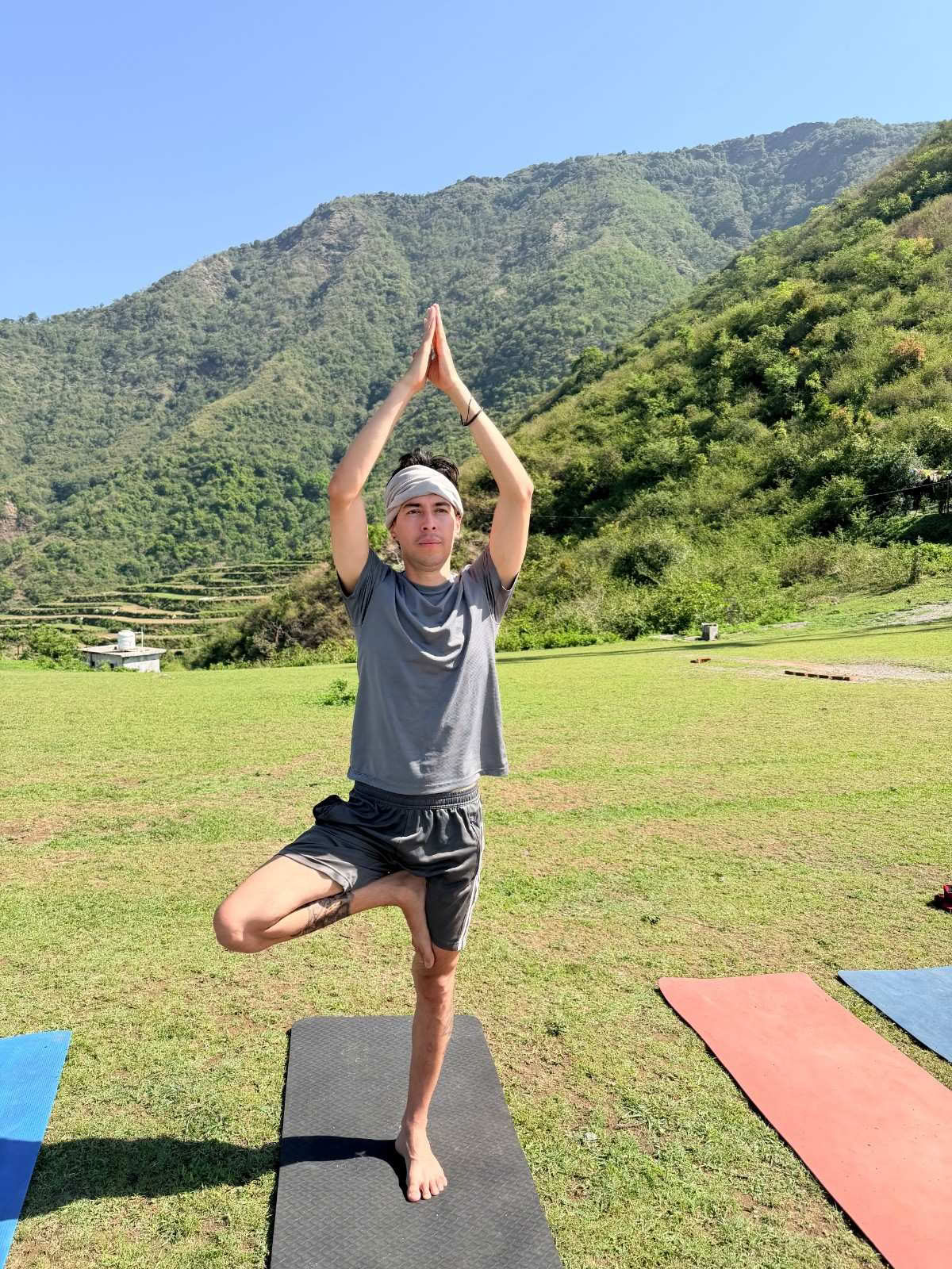 Corso di formazione insegnanti di yoga di 300 ore a Dehradun