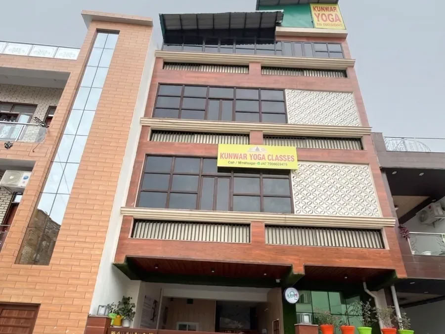 Corso di formazione insegnanti di yoga di 300 ore a Dehradun