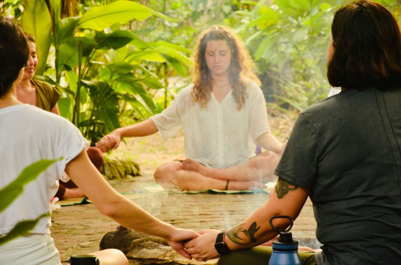 Ritiro di meditazione mindfulness silenziosa e yoga