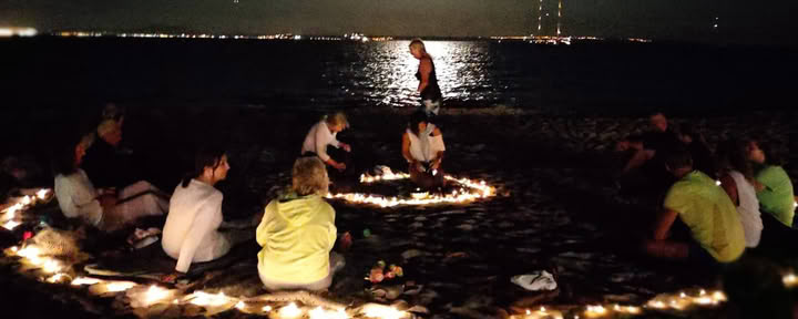 Cerimonia di yoga della luna piena