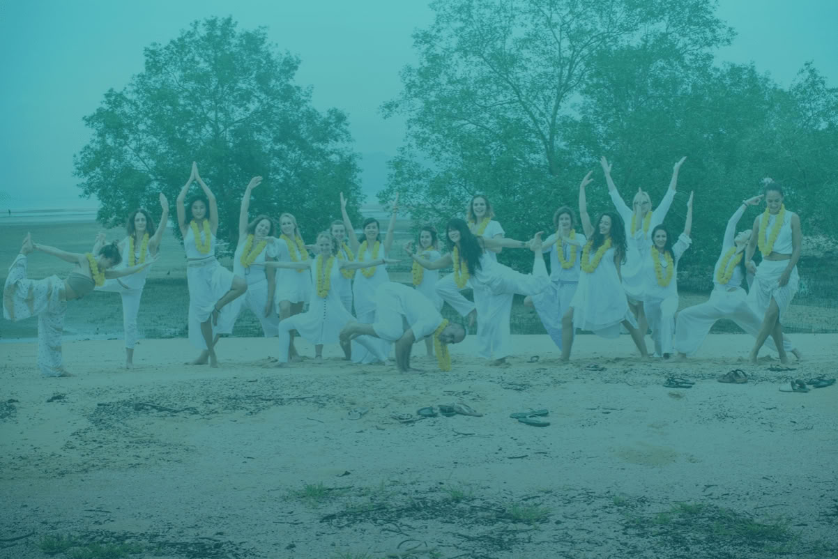 Corso di formazione insegnanti di yoga olistico e terapia del suono da 200 ore