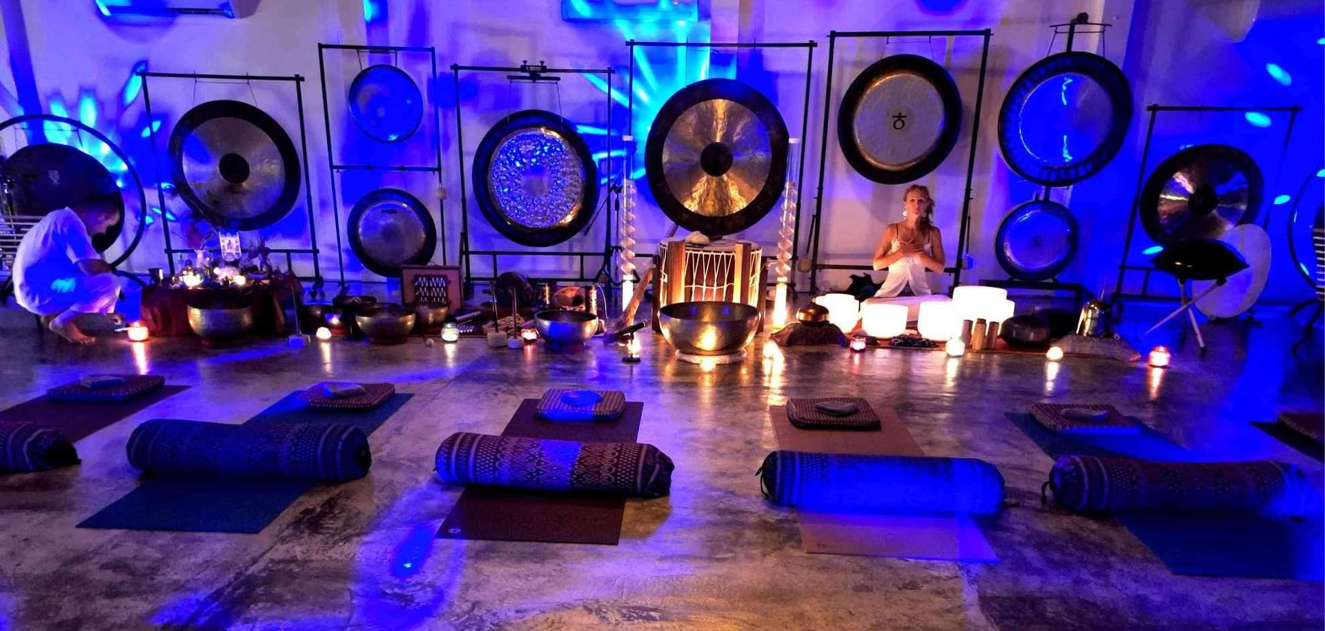 Corso di formazione insegnanti di yoga olistico e terapia del suono da 200 ore