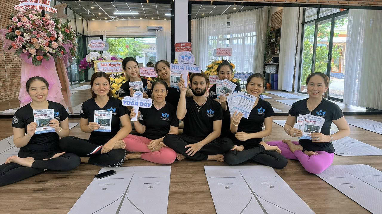 Corso di formazione insegnanti di yoga di 200 ore presso Yoga Home School