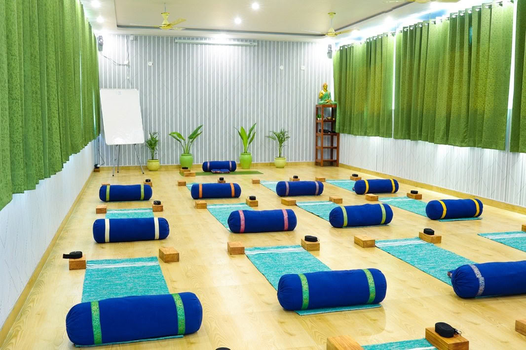 Corso di formazione insegnanti di yoga di 200 ore a Rishikesh, India