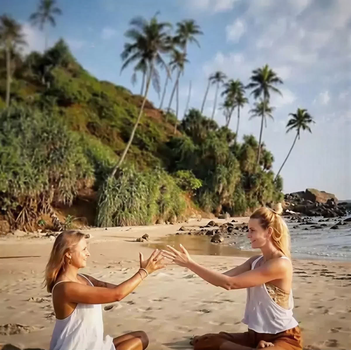 Loka Ritiri - Yoga, Surf e Avventure