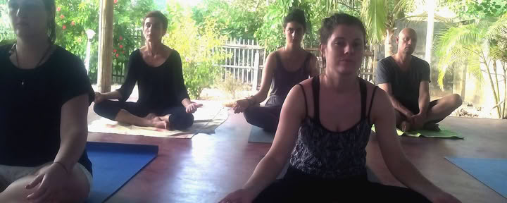 Ritiro di yoga zen di 7 giorni a un solo cuore ad Alleppey, Kerala, India