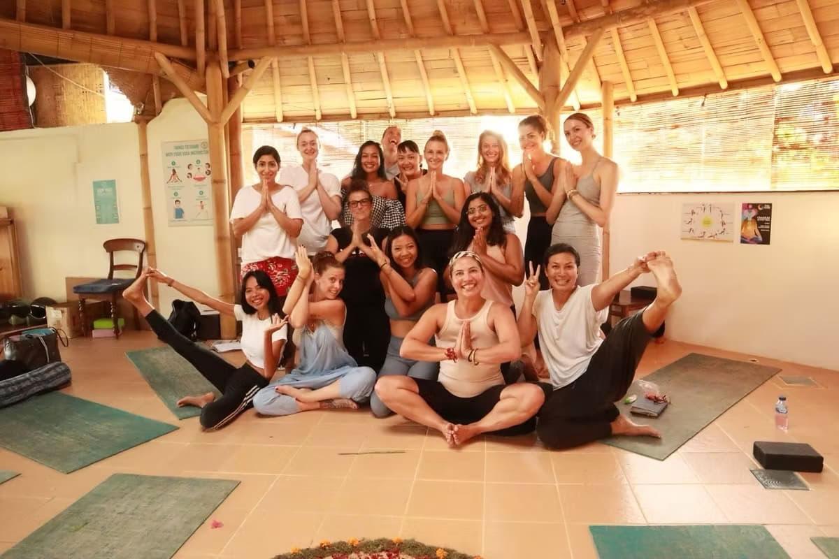 Formazione insegnanti di yoga per bambini di 95 ore