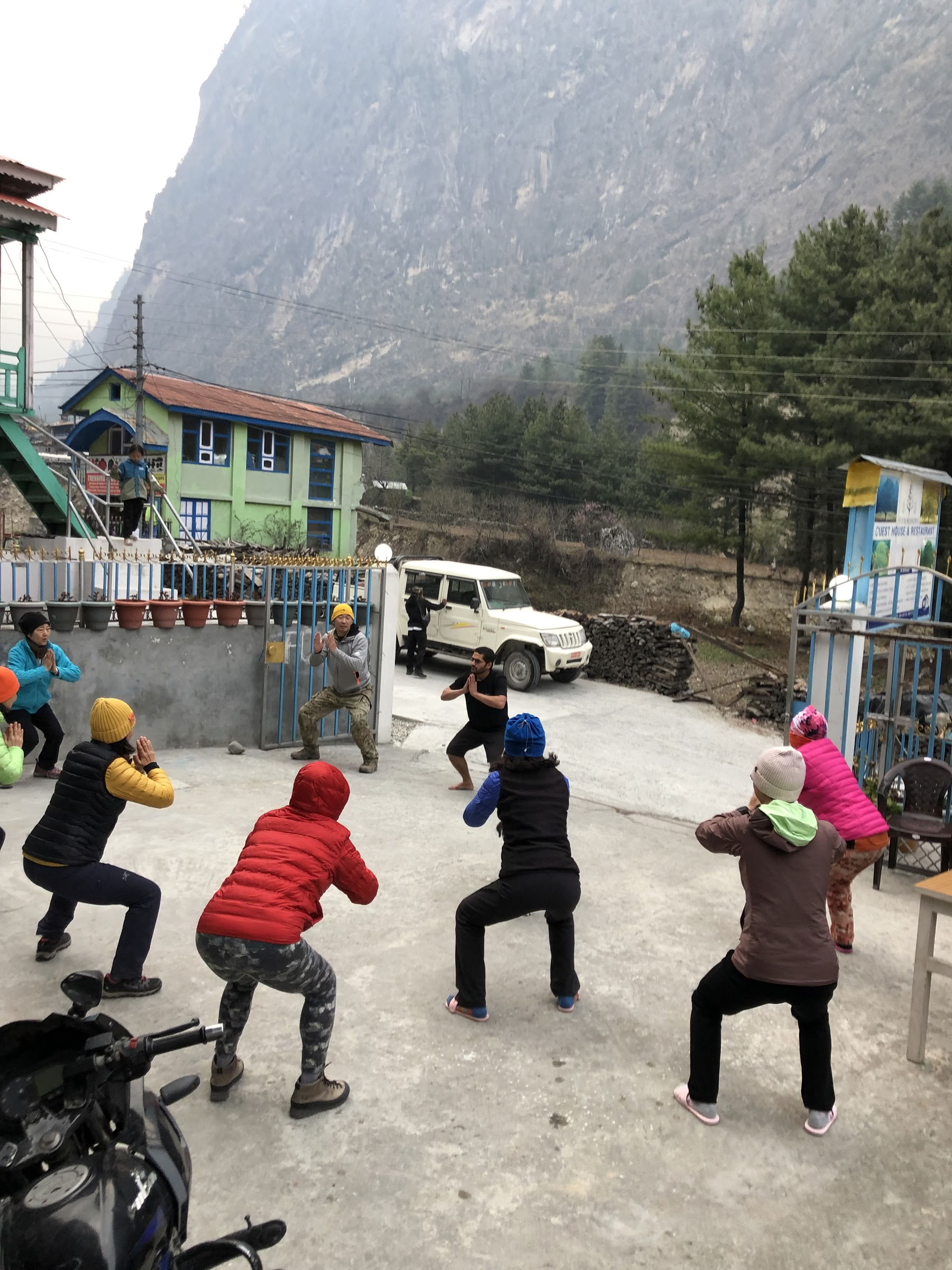 Lezione di hatha yoga in Nepal
