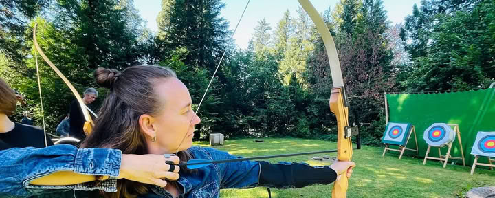 Silenzio, concentrazione e tiro con l’arco — Landguet Ried, centro per una vita consapevole | centro ritiri e casa per workshop
