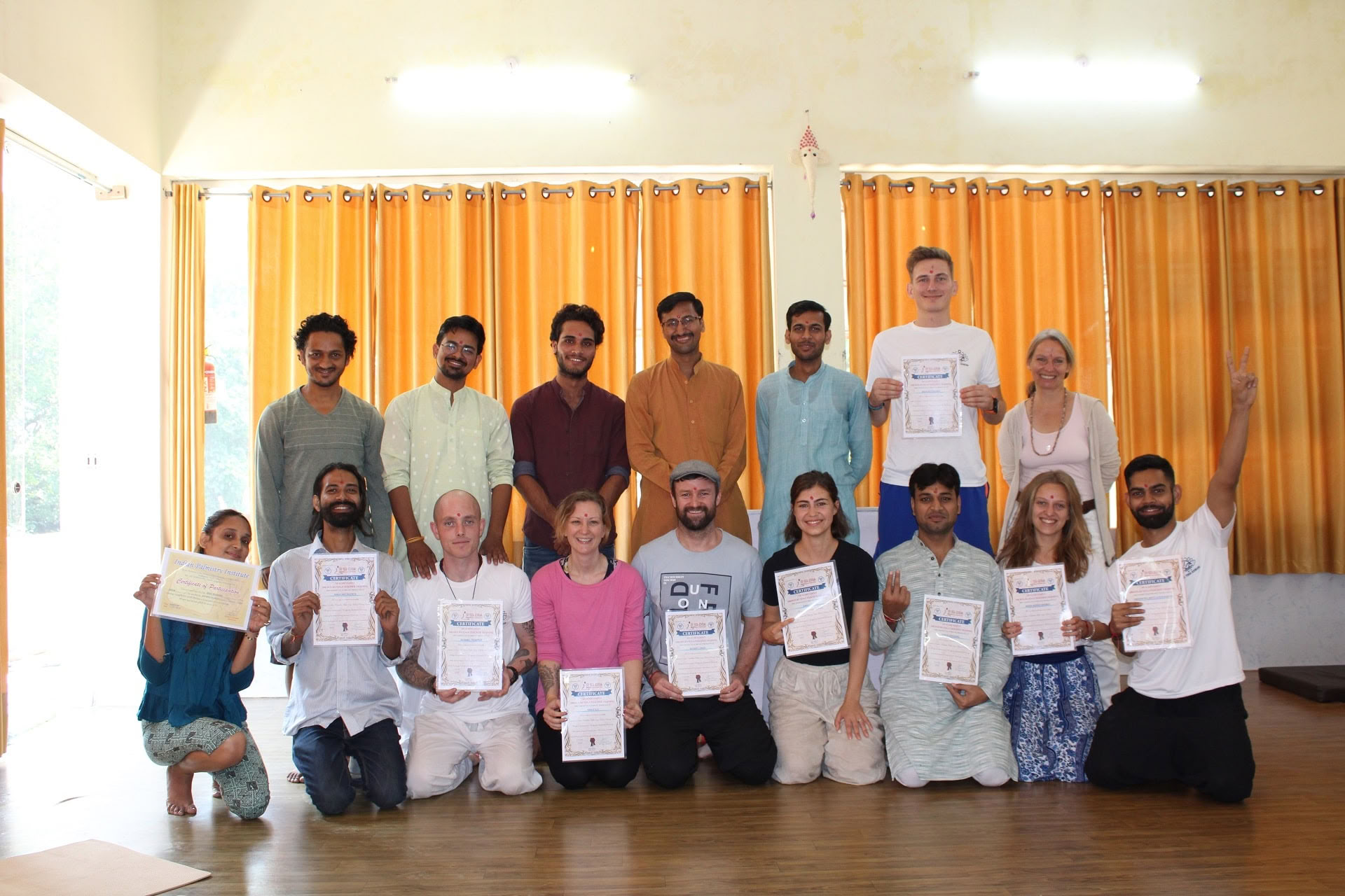 Corso di yoga per principianti a Rishikesh, India