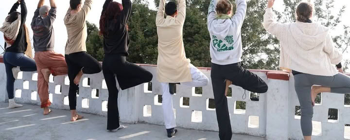 Corso di yoga per principianti a Rishikesh, India