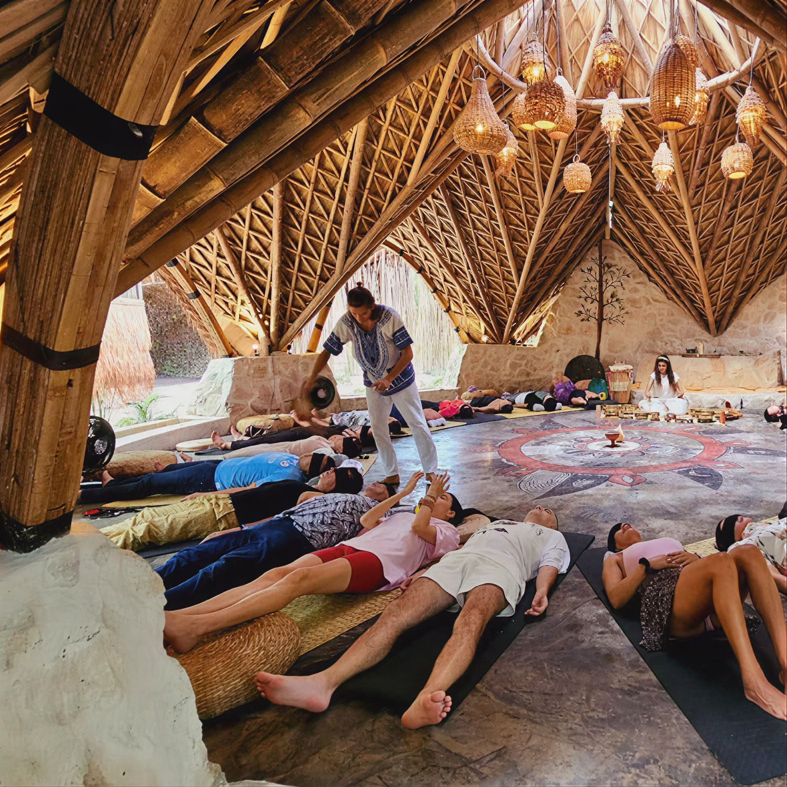 Yoga in contrasto e immersione fredda di 75 minuti