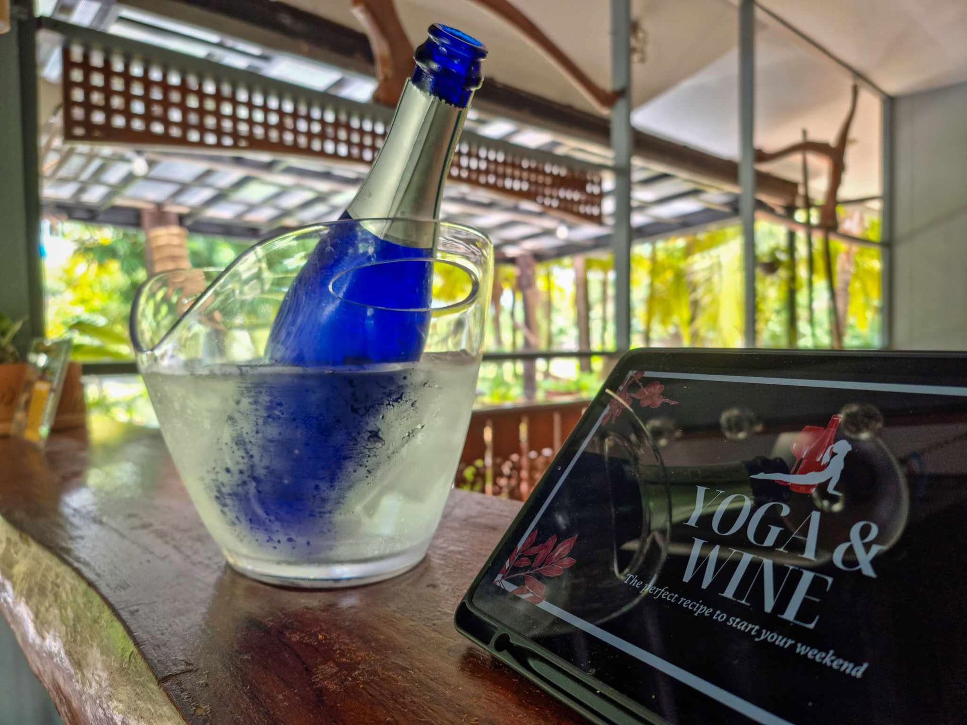 Un brindisi al benessere – yoga e vino
