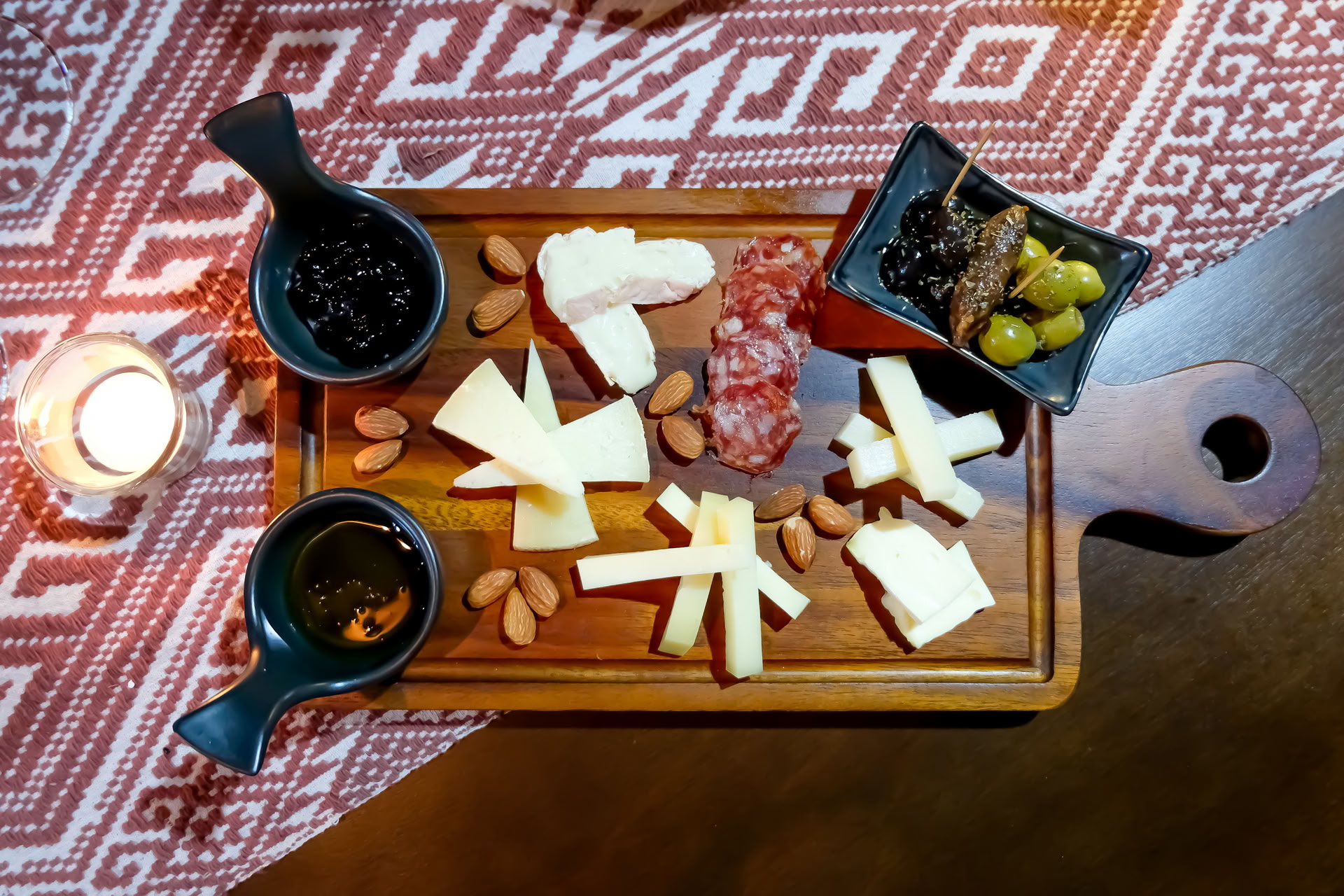 Un brindisi al benessere – yoga e vino