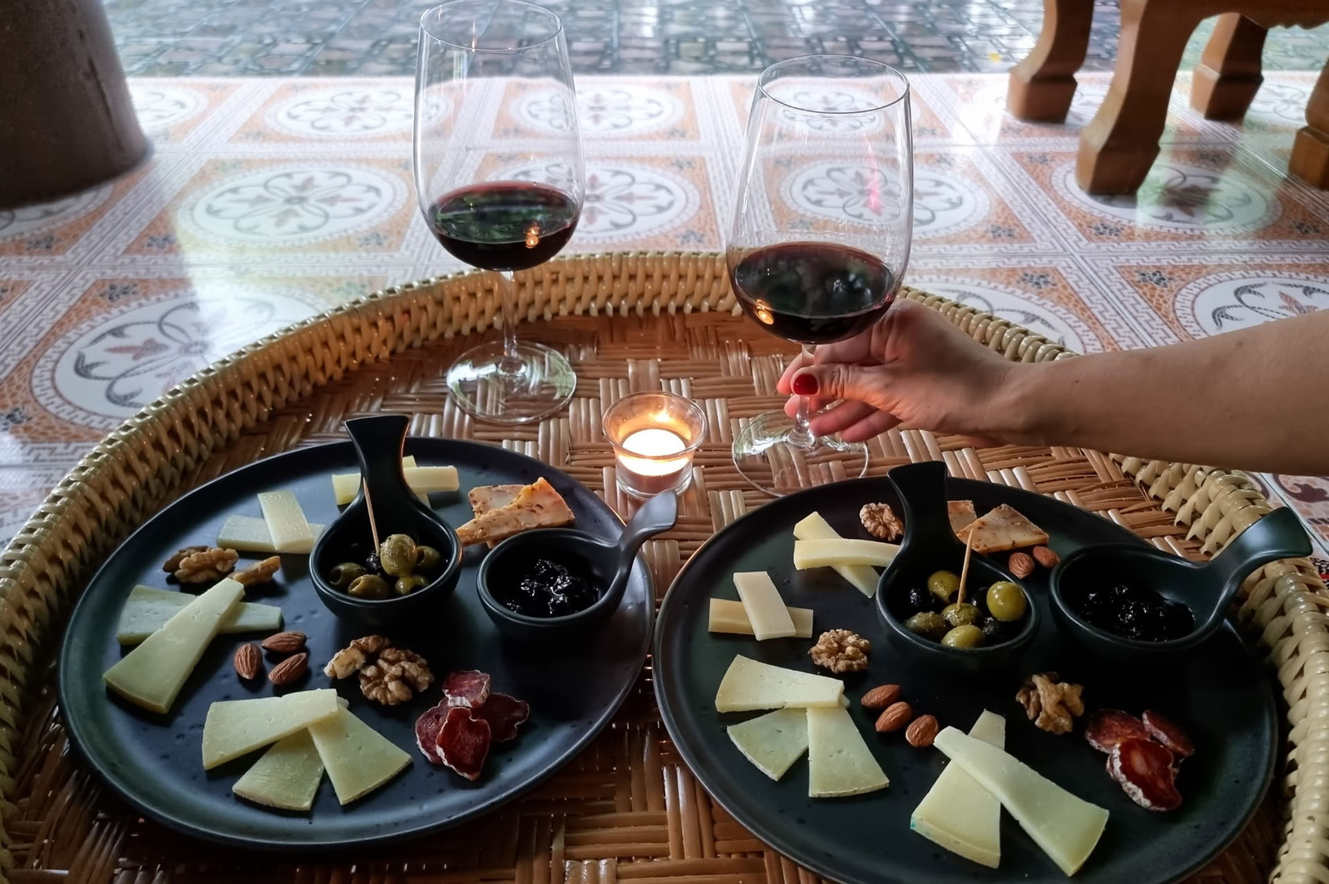 Un brindisi al benessere – yoga e vino