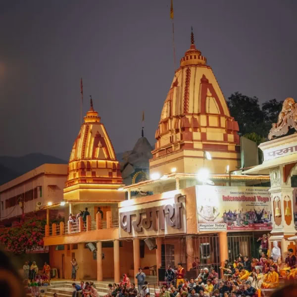 Corso di formazione per insegnanti di yoga di 100 ore a Rishikesh