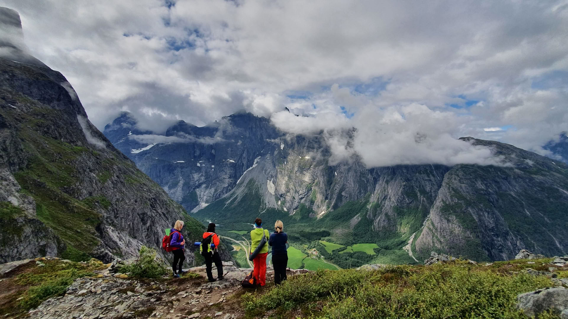 Ritiro di yoga ed escursioni in Norvegia – 06.08.2027 misto