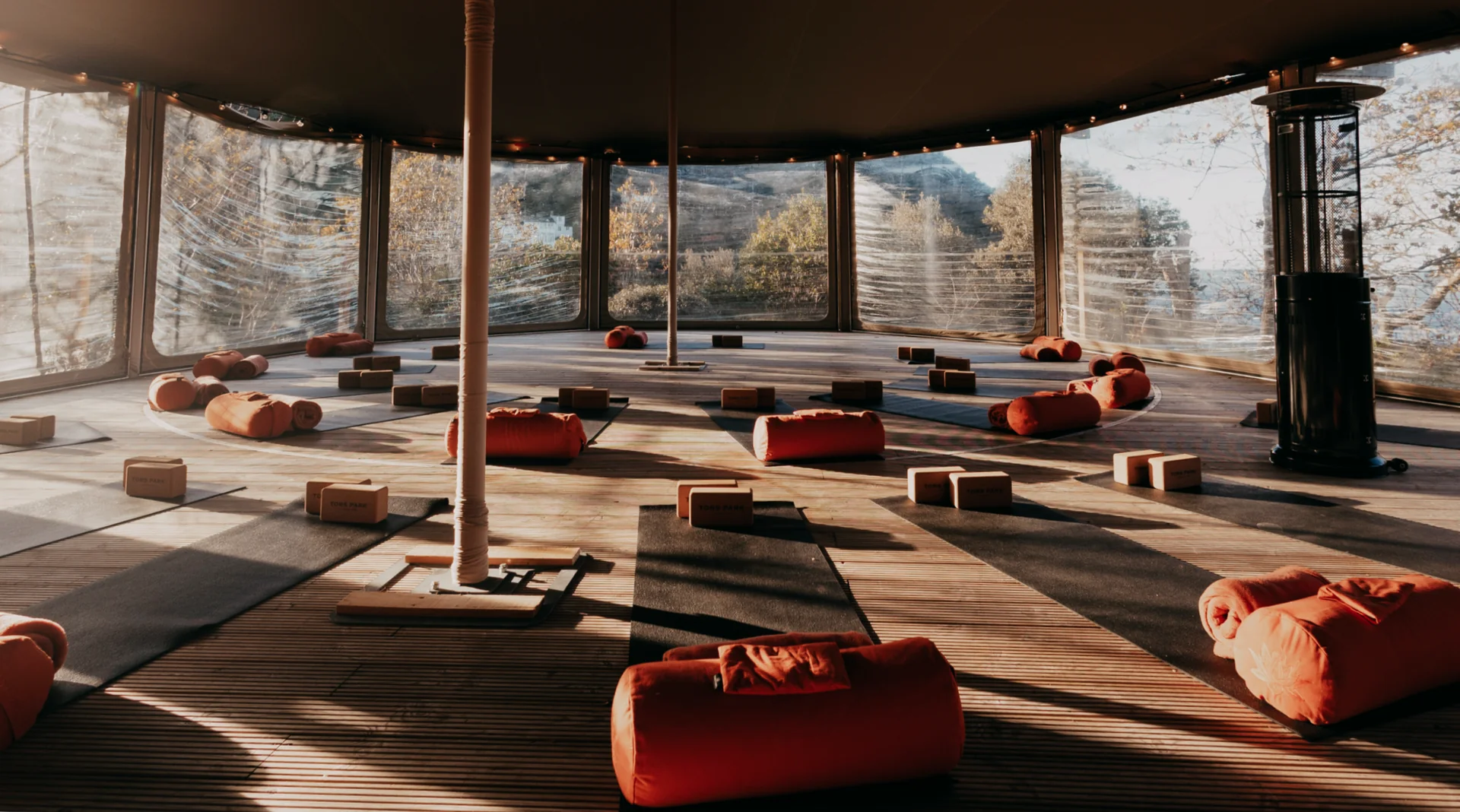 Ritiro di Yoga tra le Cime degli Alberi in Devon