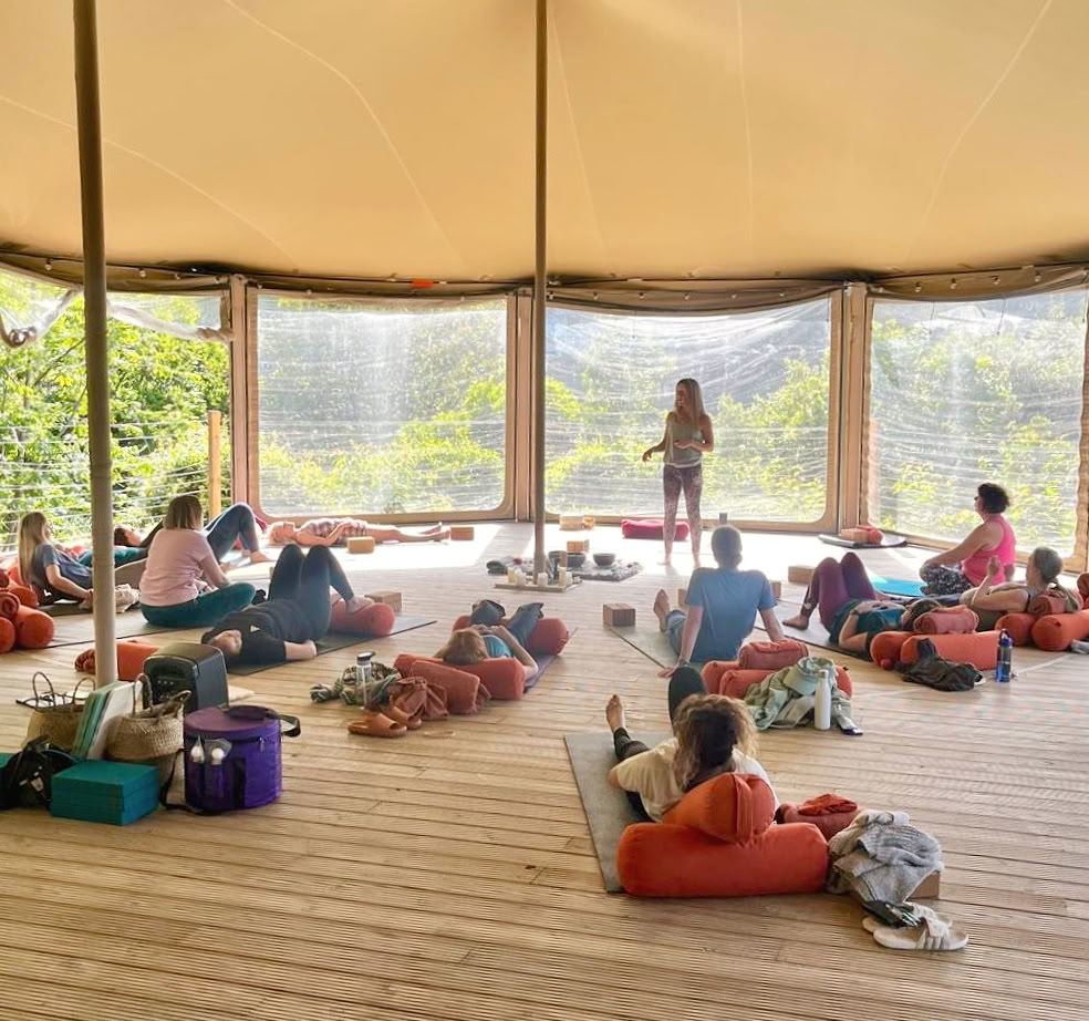 Ritiro di Yoga tra le Cime degli Alberi in Devon
