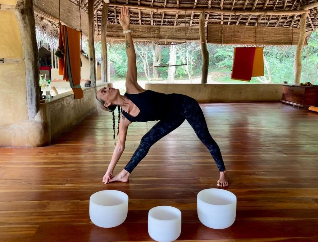 Florentina Lam-Clark - Yoga Rinvigorante e Guarigione Sonora