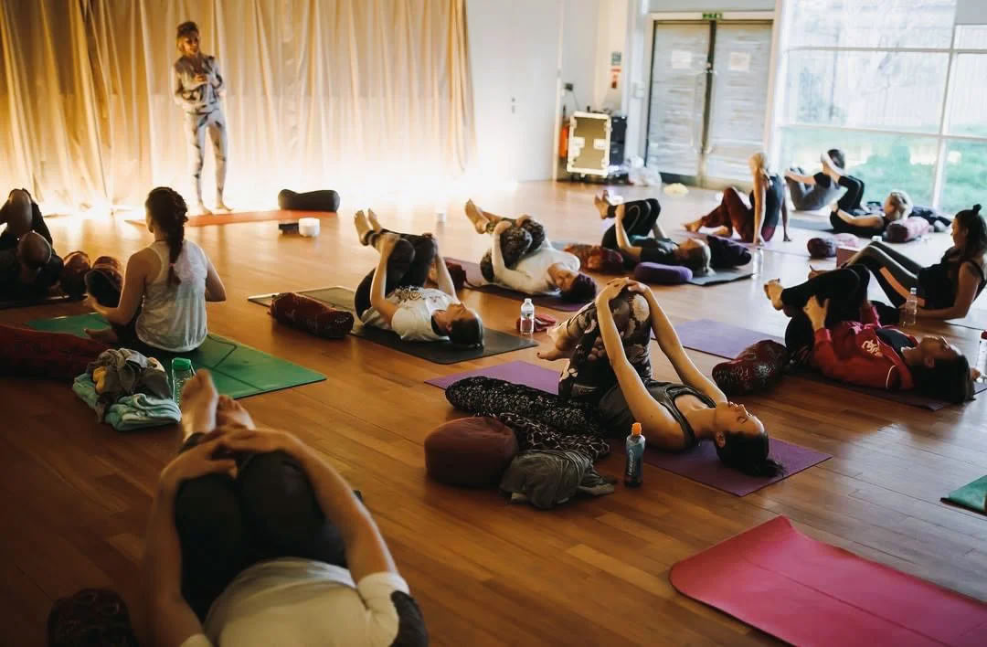 Vinyasa Flow + Yin Yoga (Tutti i livelli)