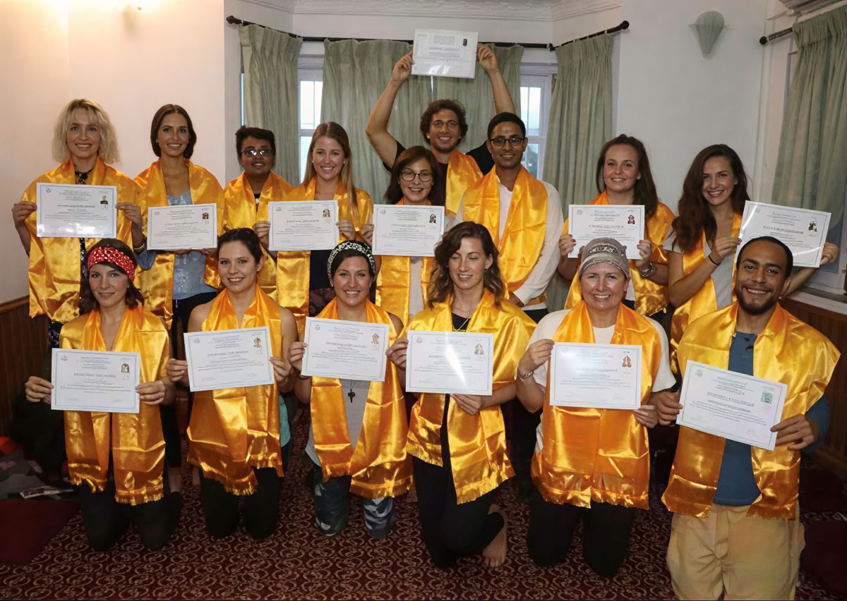 Corso di formazione insegnanti di yoga per bambini di 100 ore