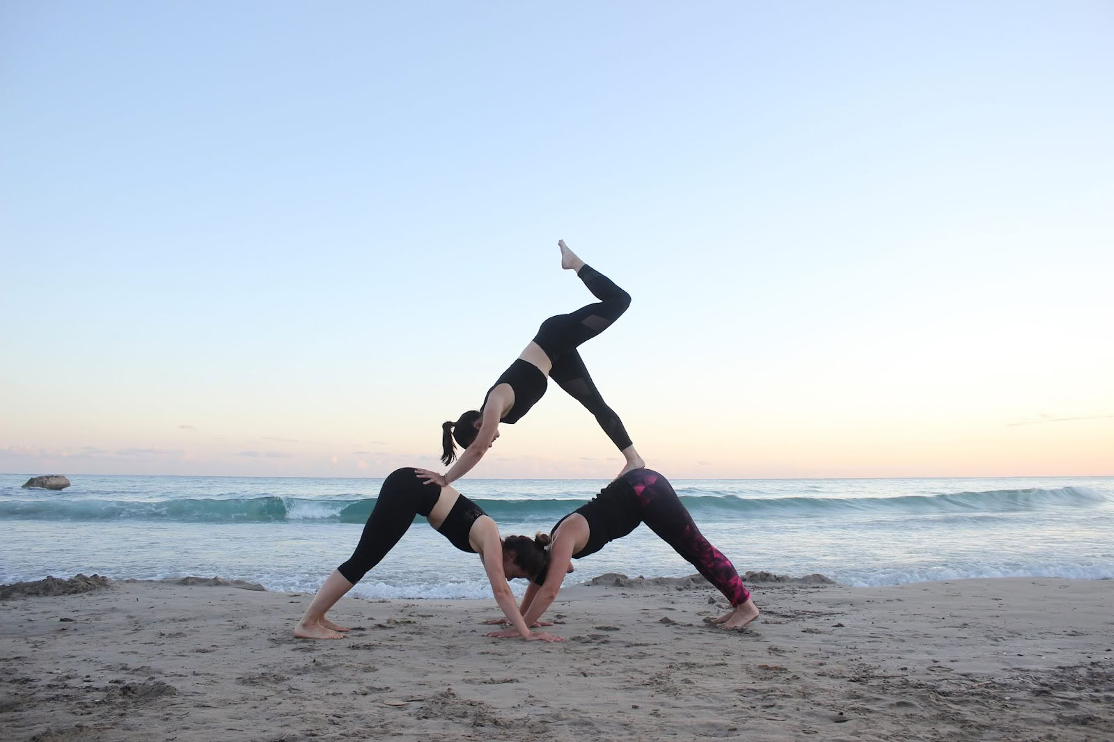 Il tuo personalizzato: ritiro di AcroYoga di 5 giorni nella tua zona
