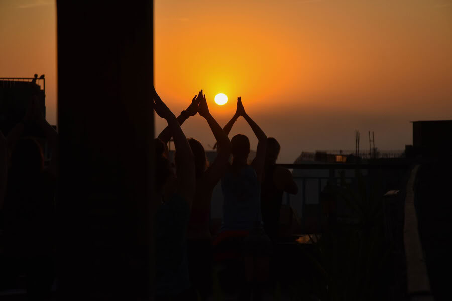 Surf in piedi e yoga
