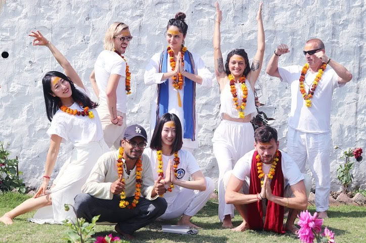 Corso di formazione insegnanti di yoga di 200 ore a Rishikesh – dal 1° settembre al 22 settembre 2026