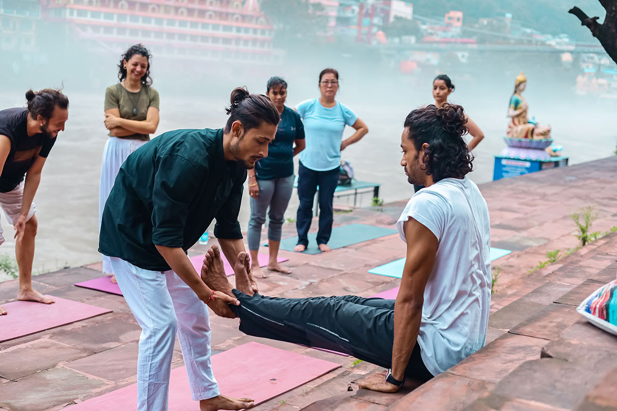 Formazione Insegnanti di Aerial Yoga a Rishikesh, India
