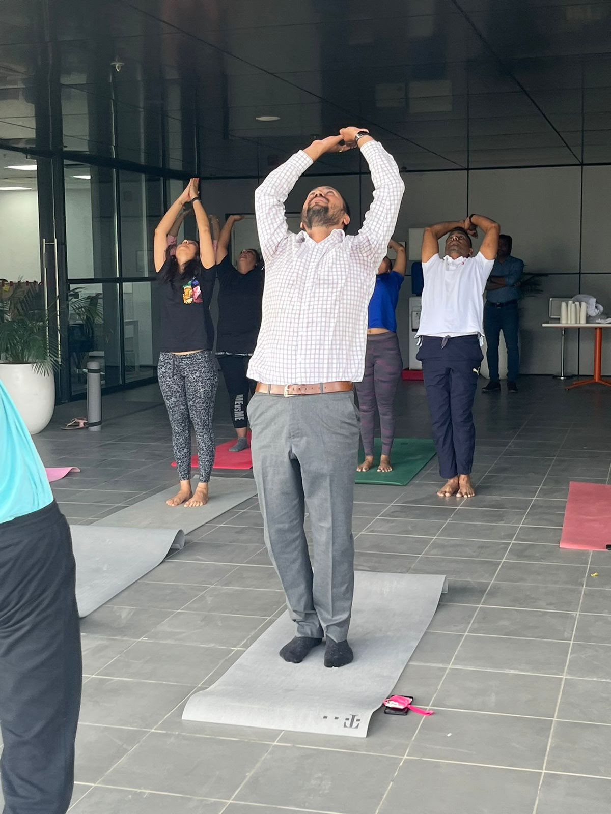 Lezione di yoga mattutina AYK (7:00 - 8:00)