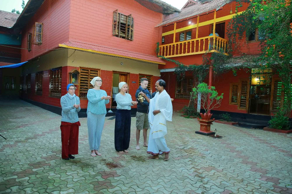 Ritiro di Hatha Yoga con Bhoomaji