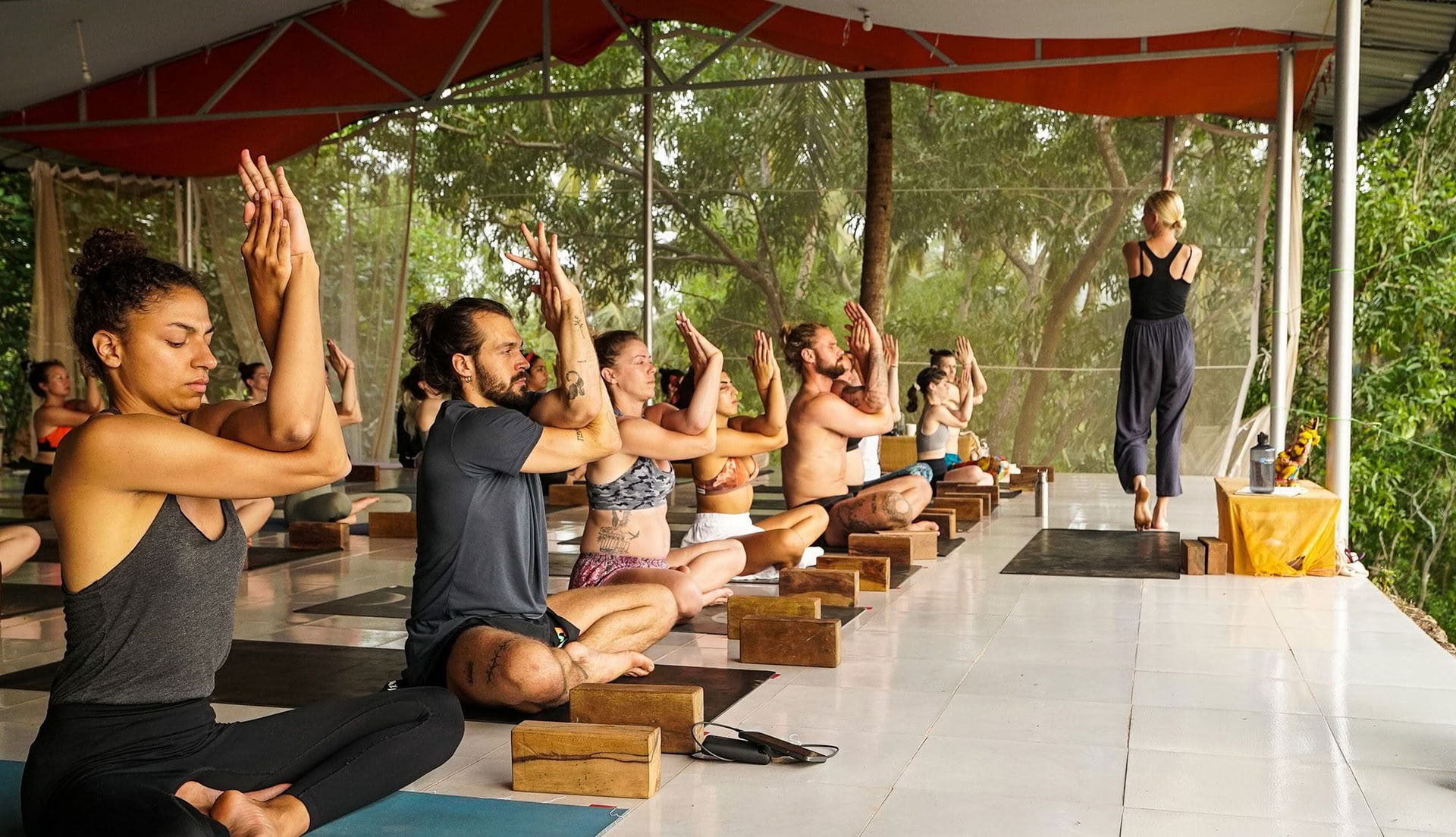 Corso di formazione insegnanti di yoga avanzato Vinyasa Flow di 300 ore – India