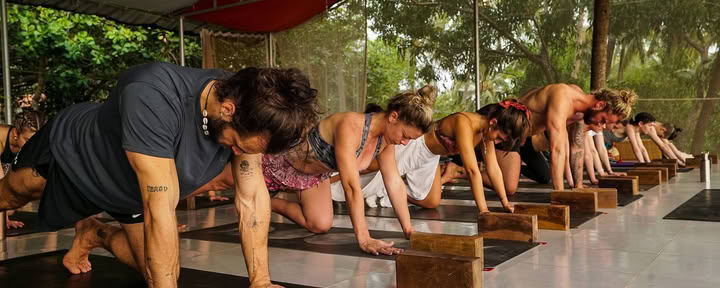 Formazione Insegnanti di Hatha Yoga di 100 Ore – India
