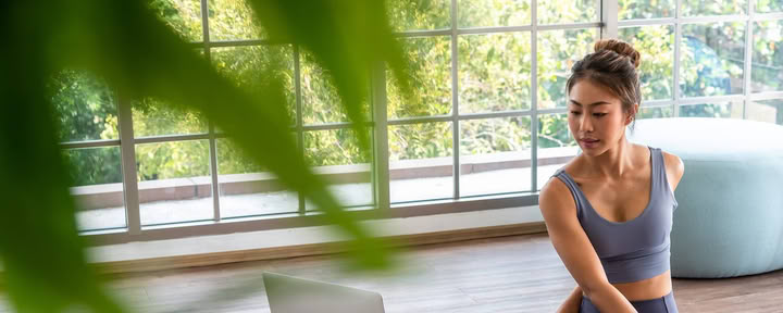 Corso di formazione insegnanti di yoga Vinyasa Flow ibrido di 300 ore