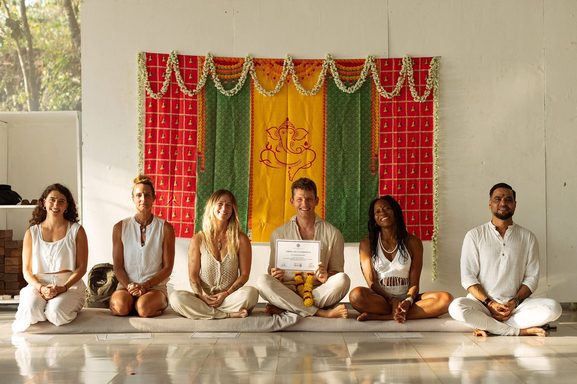 TTC di fondamenti di Yin Yoga di 50 ore – India