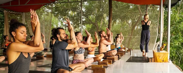 Corso di formazione insegnanti di yoga Hatha Vinyasa di 200 ore – 25 apr - 20 mag