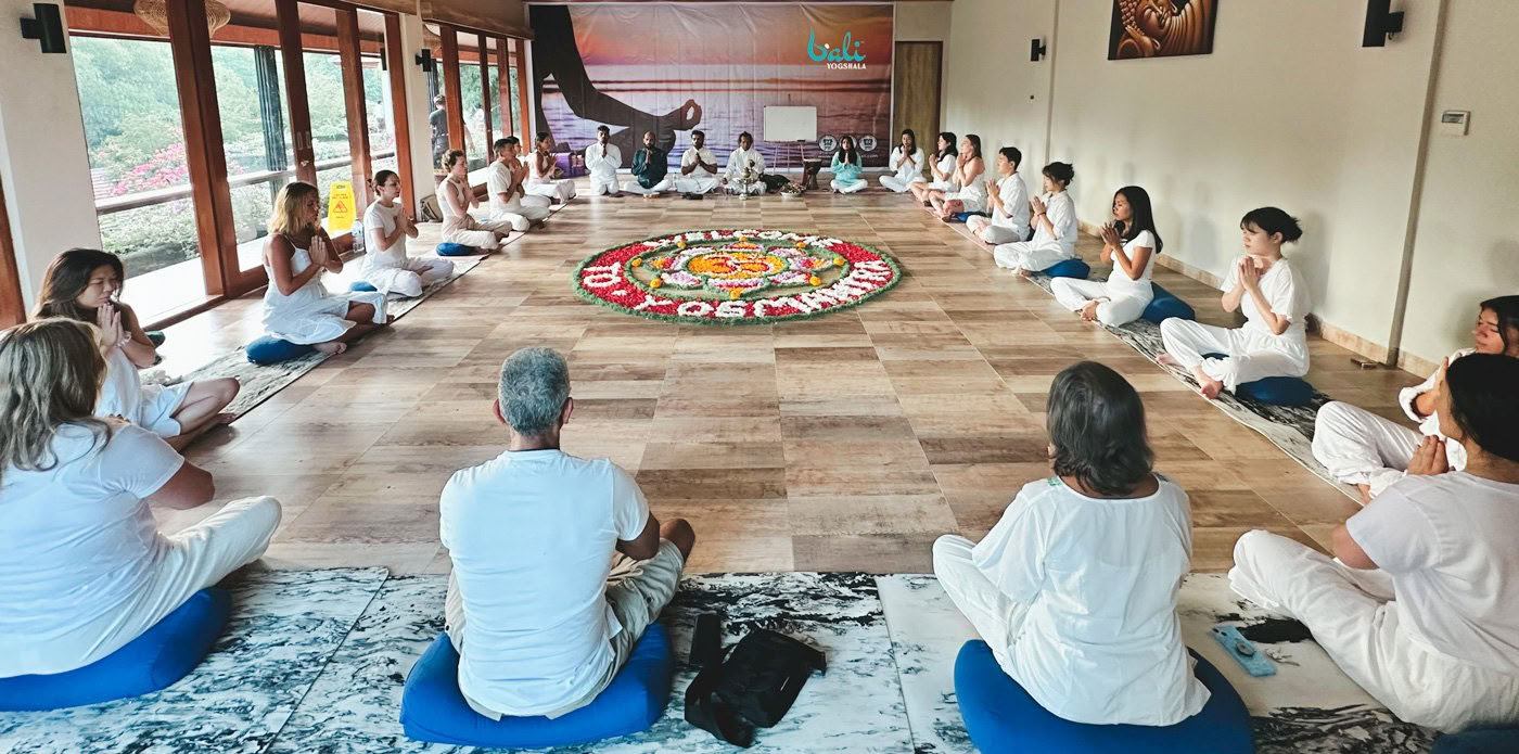 Corso di formazione insegnanti di yoga di 100 ore