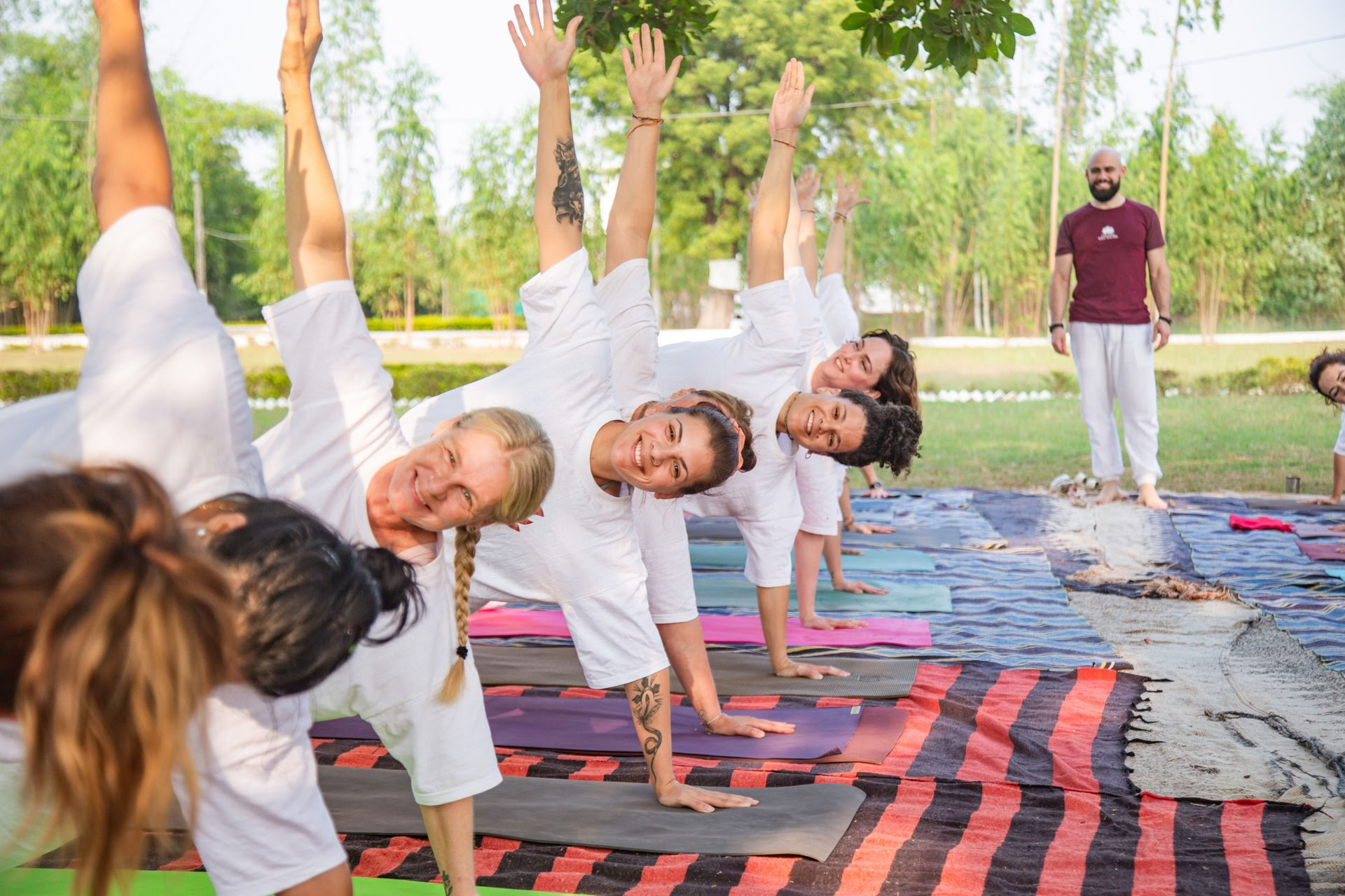 Costruisci delle basi solide: Certificazione yoga da 200 ore in India 2026