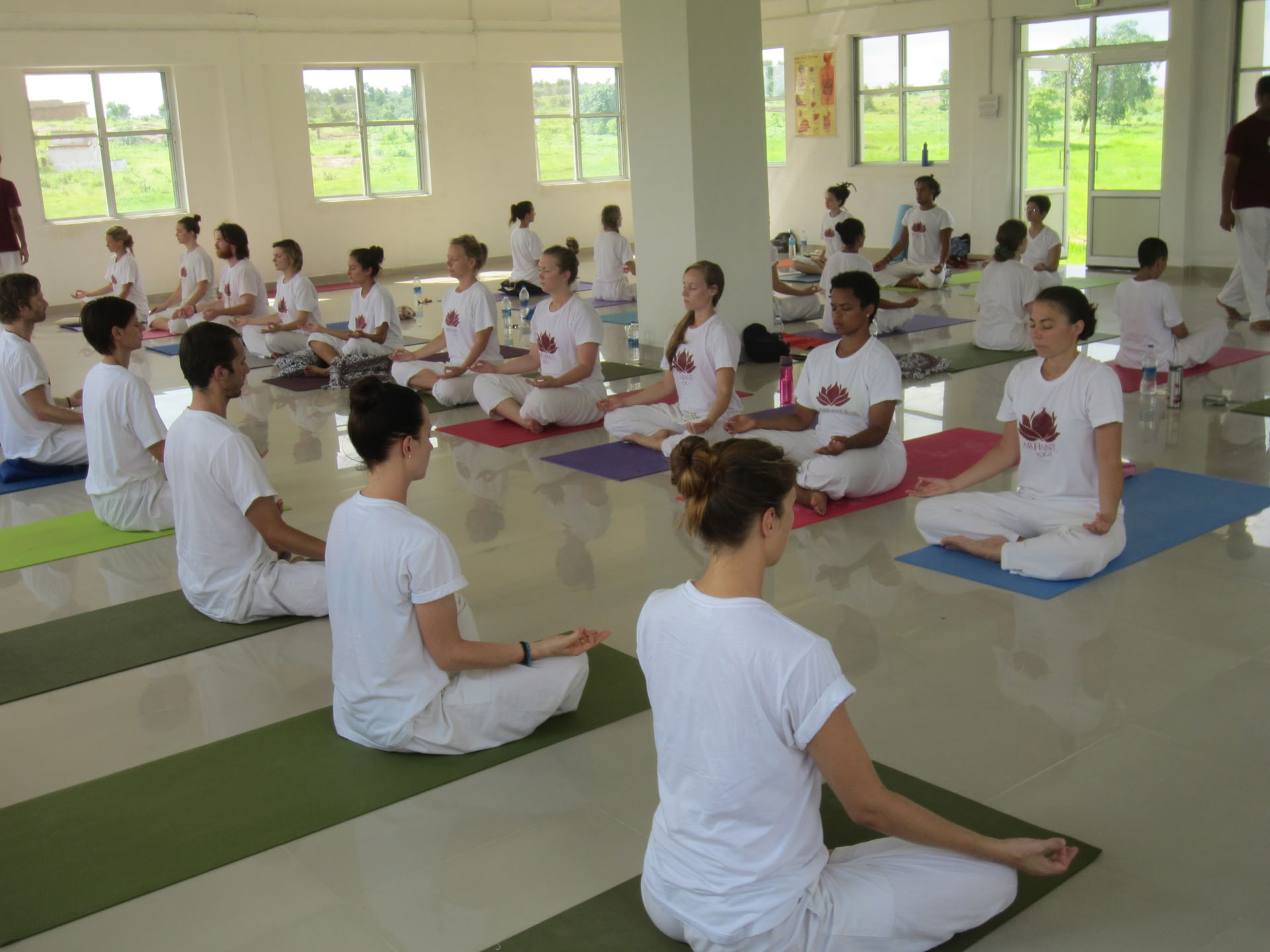 Costruisci delle basi solide: Certificazione yoga da 200 ore in India 2026