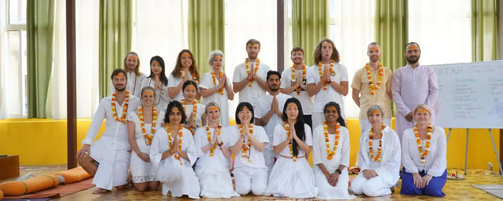 Formazione Olistica di Yoga di 200 Ore