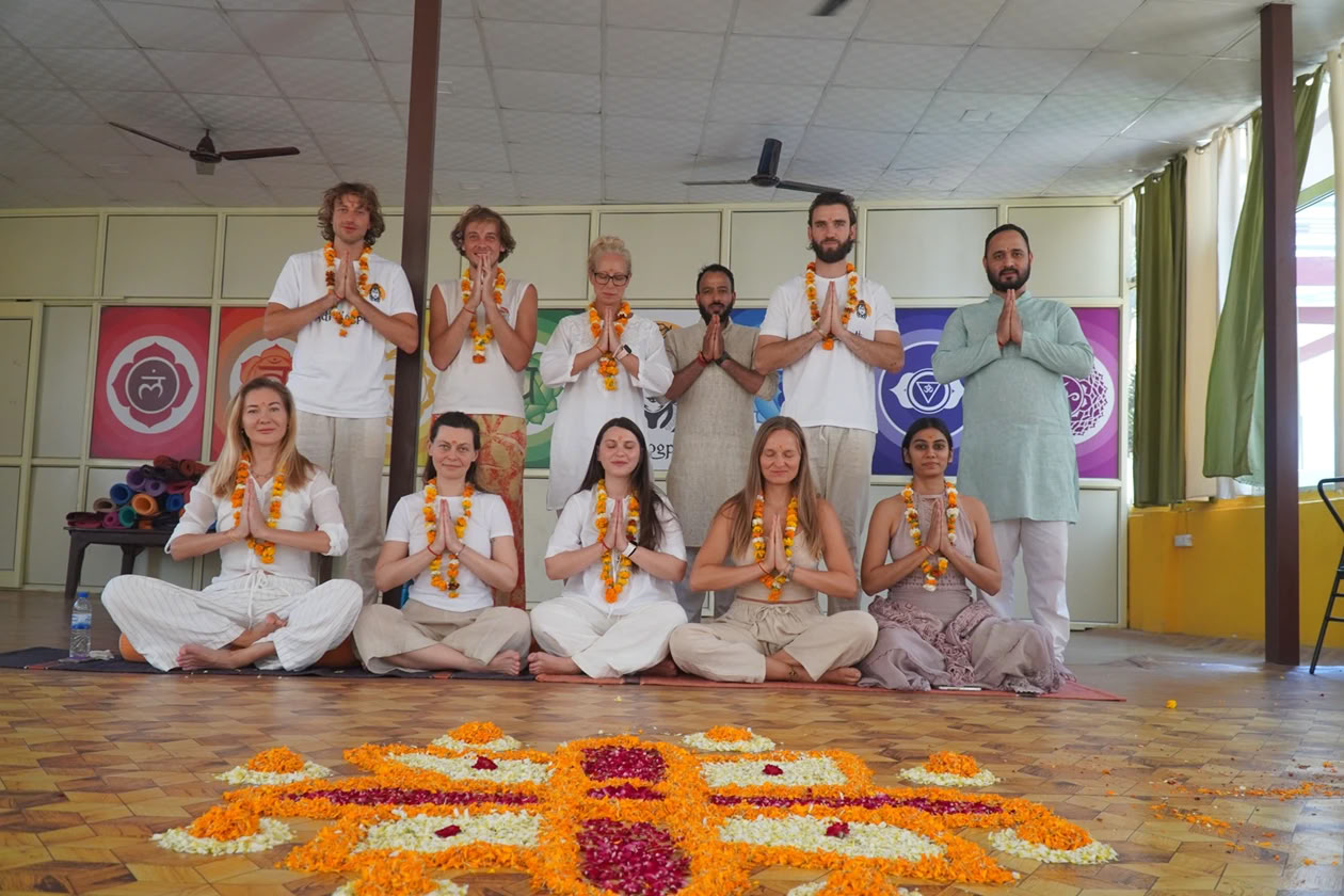 Formazione insegnanti di Kundalini Yoga di 300 ore a Rishikesh