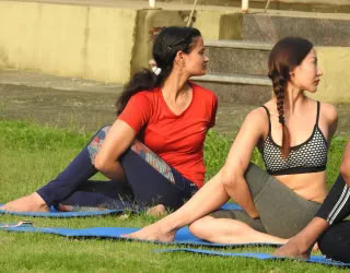 Formazione Insegnanti di Yoga con Guarigione Sonora a Rishikesh