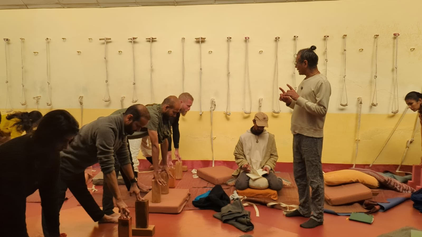 Corso intensivo di yoga di 160 ore a Dharamshala