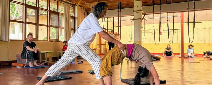 Corso intensivo di yoga di 160 ore a Dharamshala