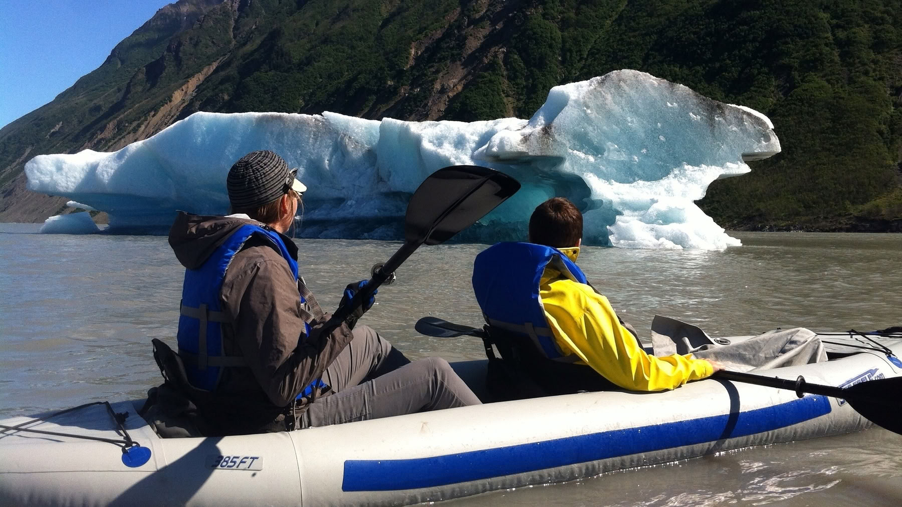Kayak sul lago glaciale